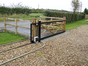 Sliding electric field gate