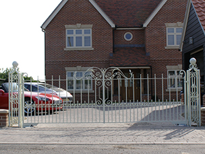 Electric gates with Underground motors